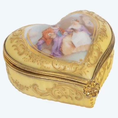 Miniature coffret en forme de coeur en porcelaine Meissen, fin du XIXe siècle