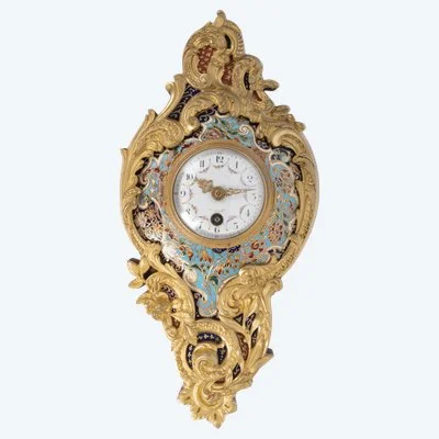Cartel d’applique en bronze doré et émaux cloisonnés, style Louis XV, XIXe siècle