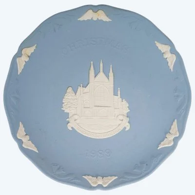 Wedgwood – Plat commémoratif de Noël 1989 en jasperware bleu