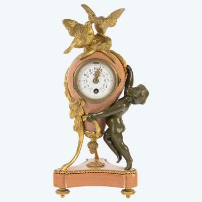 Pendulette de style Louis XVI, époque 1900