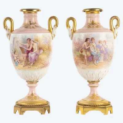 Paire de vases en porcelaine polychrome à décor peint à la main, style Sèvres – fin du XIXe siècle