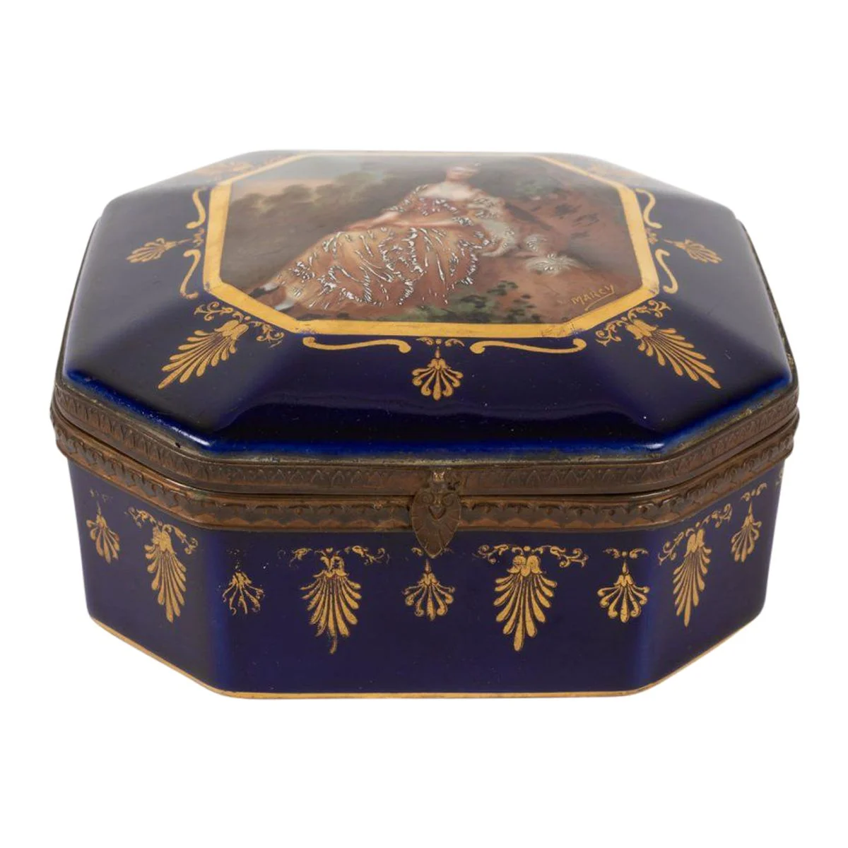 Coffret en porcelaine et Monture en Laiton, époque Napoléon III, signé Marcy Limoges.