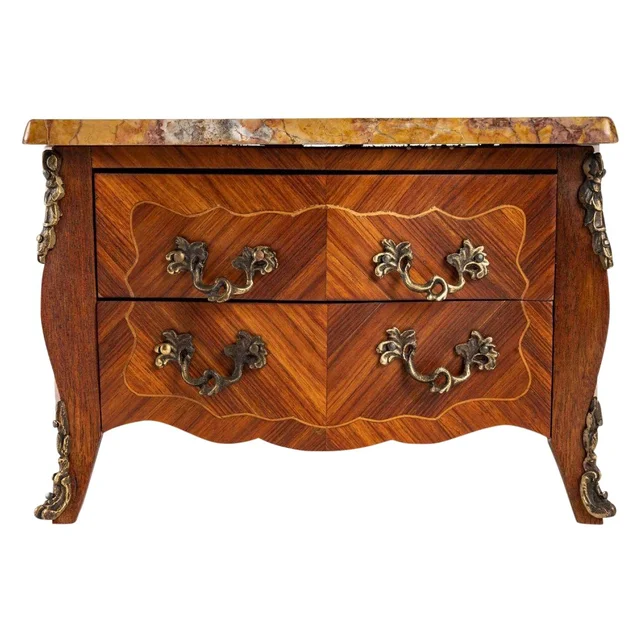 Petite commode miniature fin du XIXe siècle