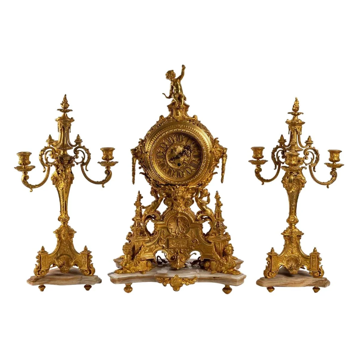 Une Garniture de Cheminée en bronze doré XIXe siècle