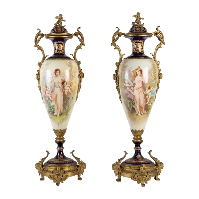 Paire de Très beaux vases en porcelaine de Sèvres XIXe siècle