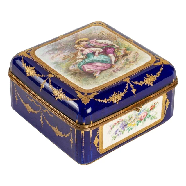 Coffret en porcelaine bleu fin du XIXe siècle