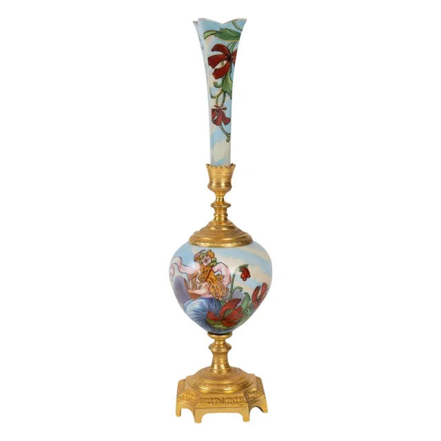 Vase Soliflore art nouveau, à décor de Femmes et fleurs, époque 1900