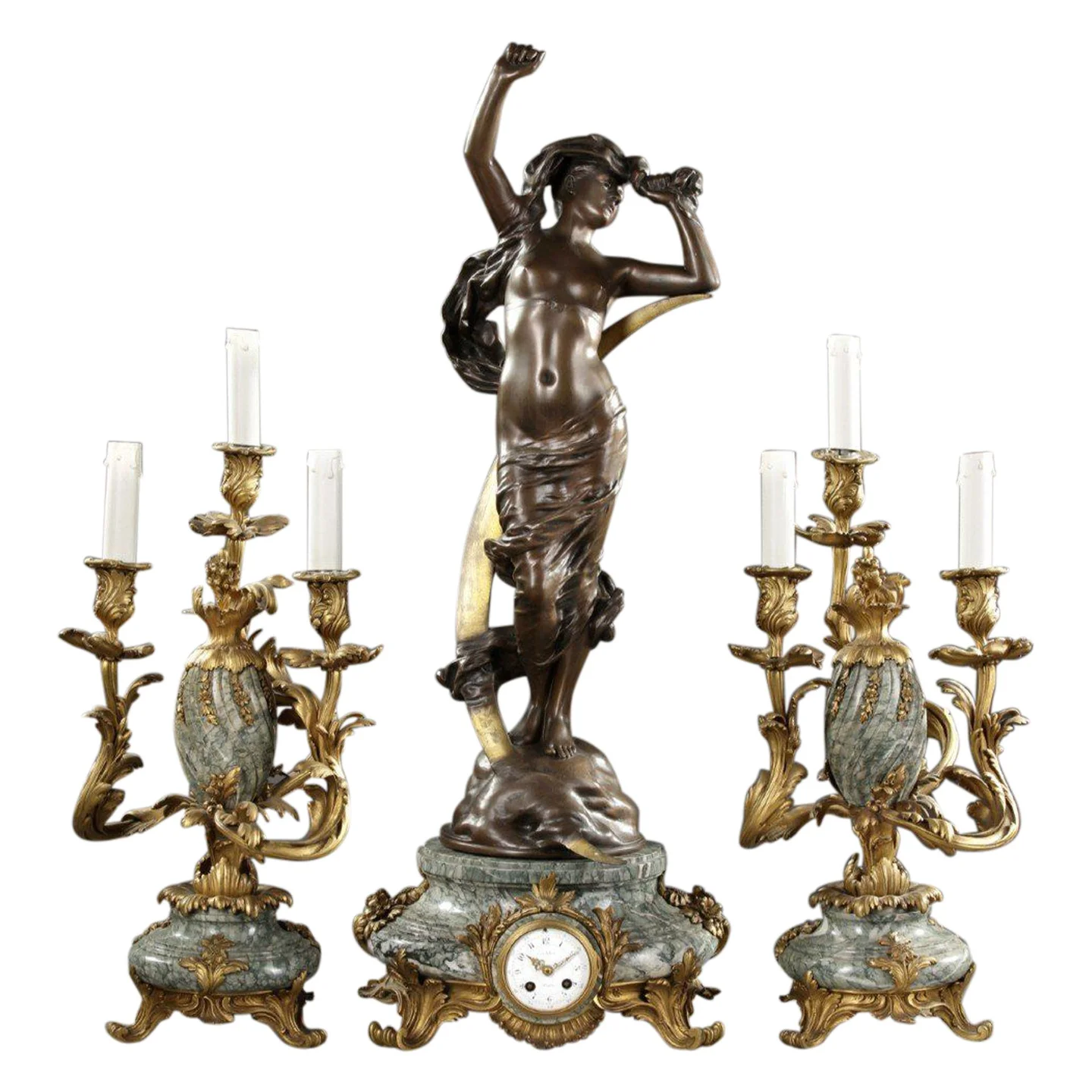 Garniture de Cheminée et Ses Deux candélabres en bronze, époque Napoléon III