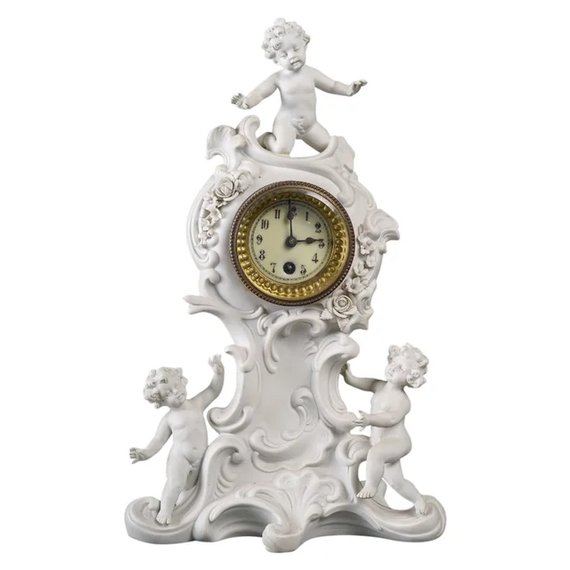 Pendule en biscuit de Sèvres fin du XIXe siècle