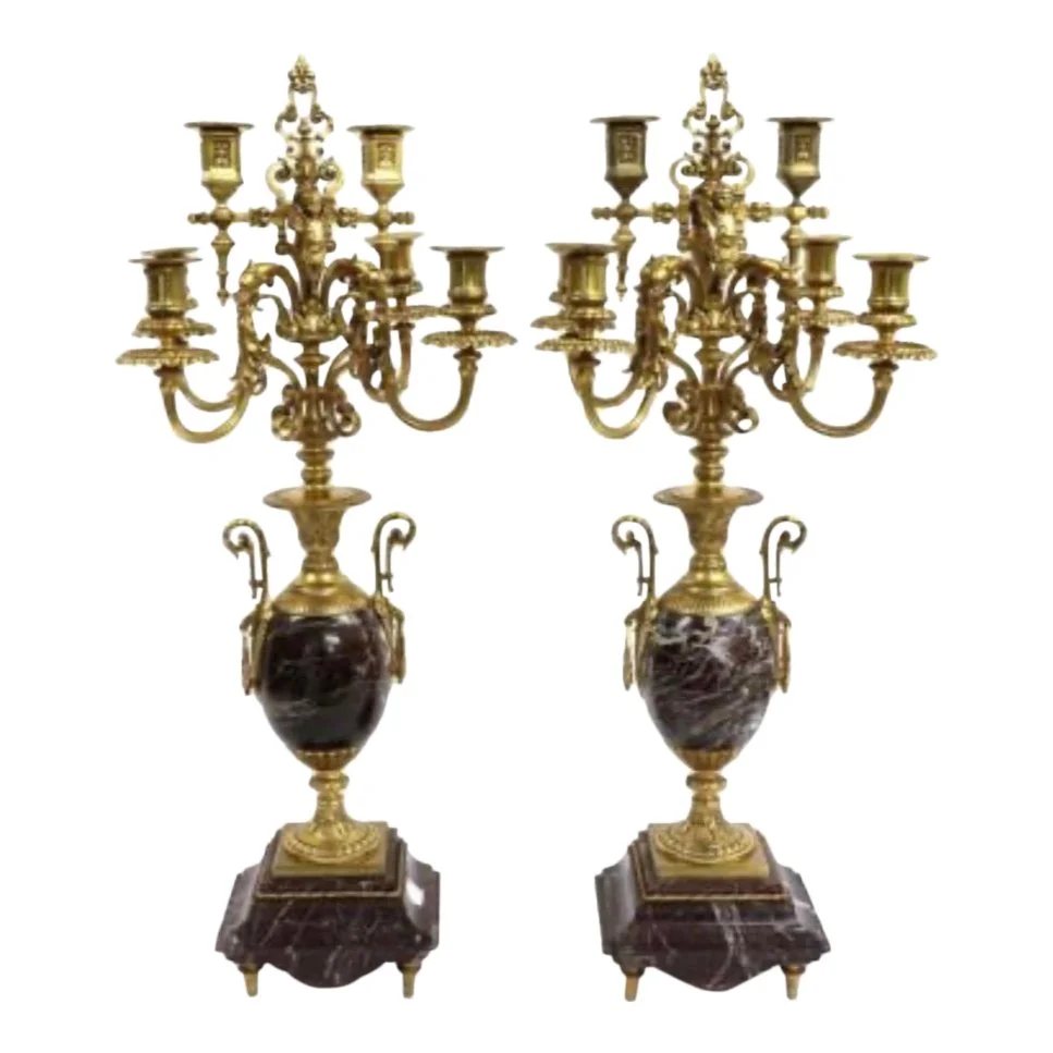 Paire de candélabres en bronze doré et marbre rouge fin du XIXe siècle