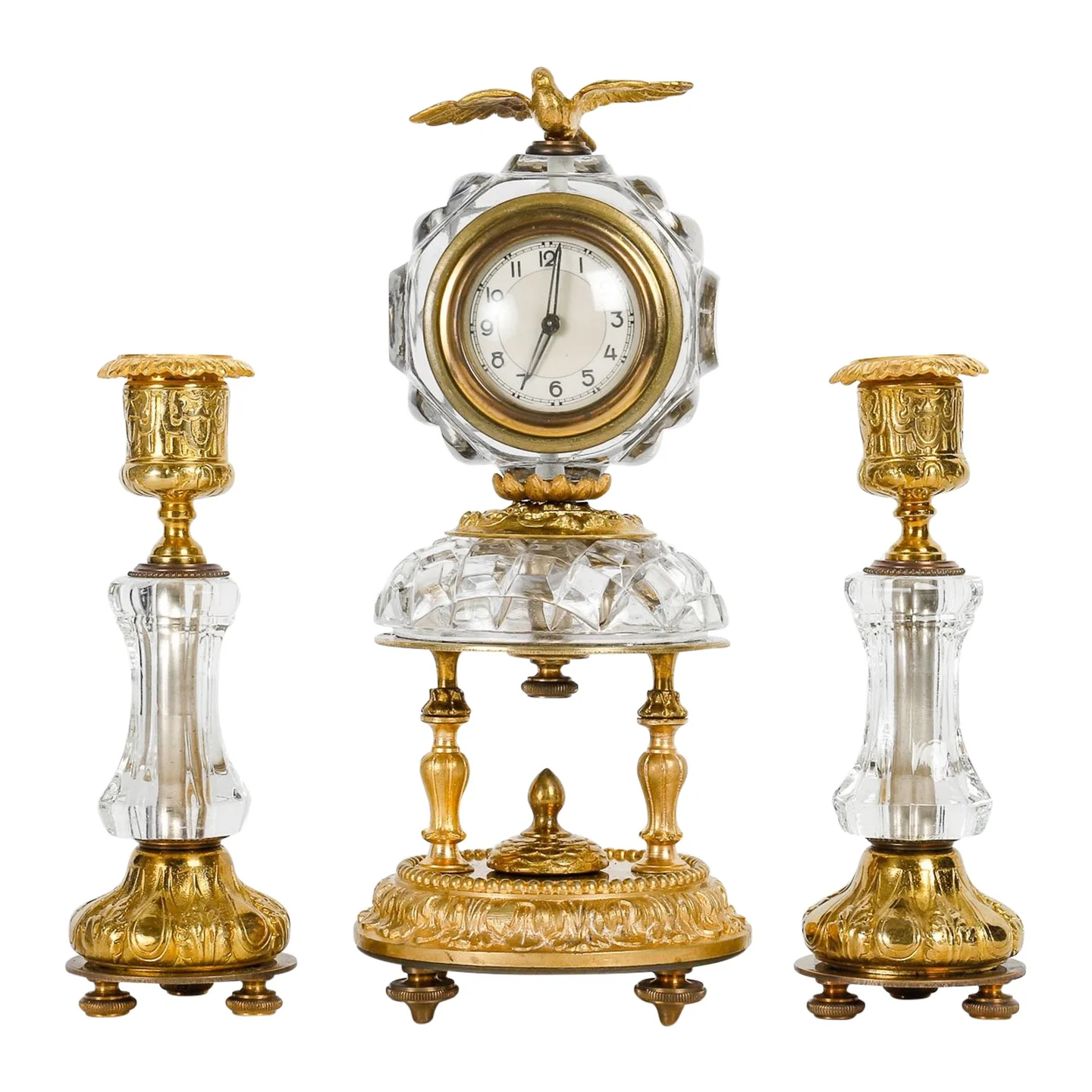 Une garniture de cheminée bronze doré et cristal Baccarat fin du XIXe siècle
