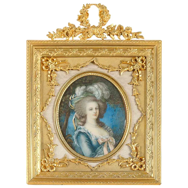 Une belle peinture sur ivoire Marie Antoinette dans un cadre en bronze doré fin du XIXe siècle