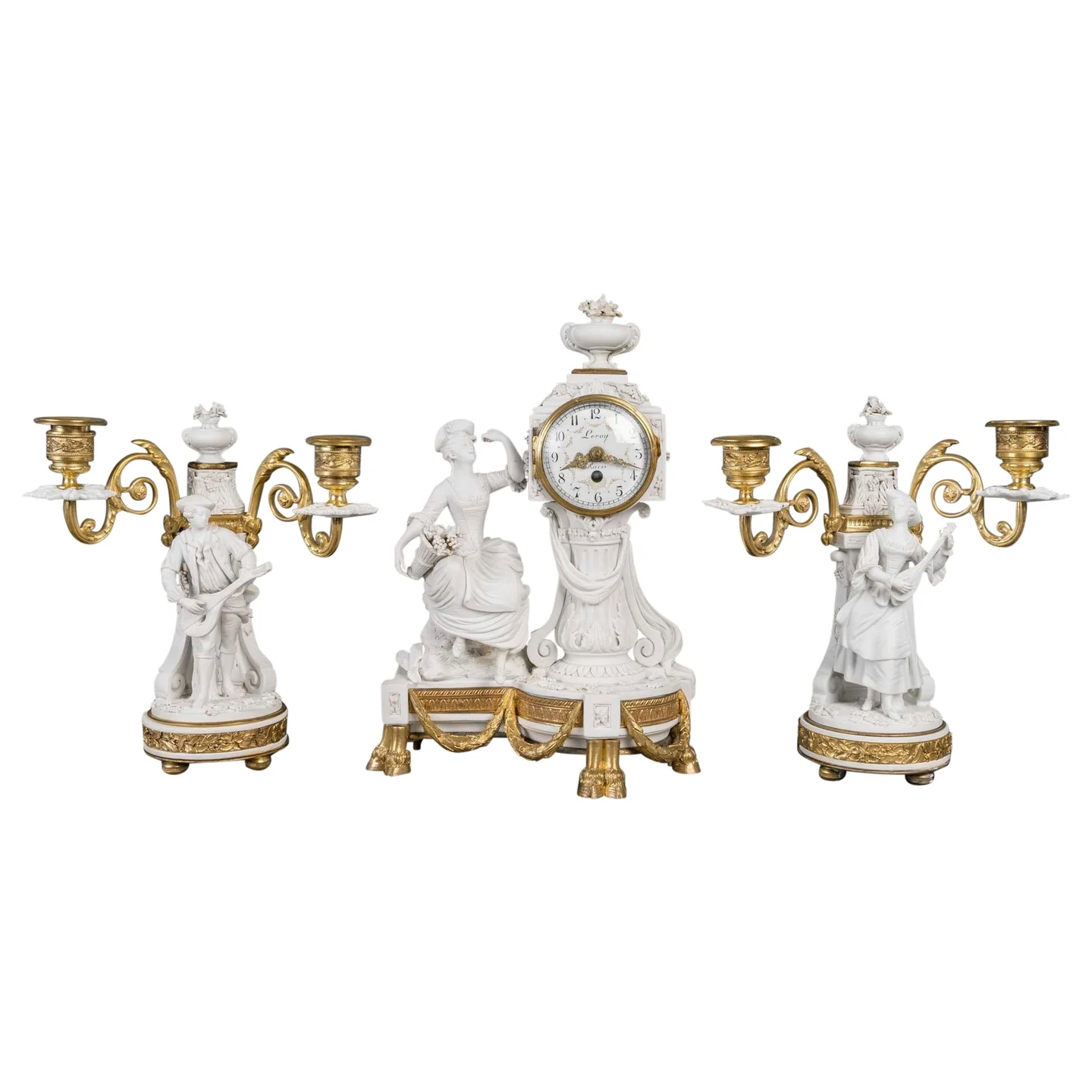 Garniture de cheminée en bronze doré et biscuit de Sèvres